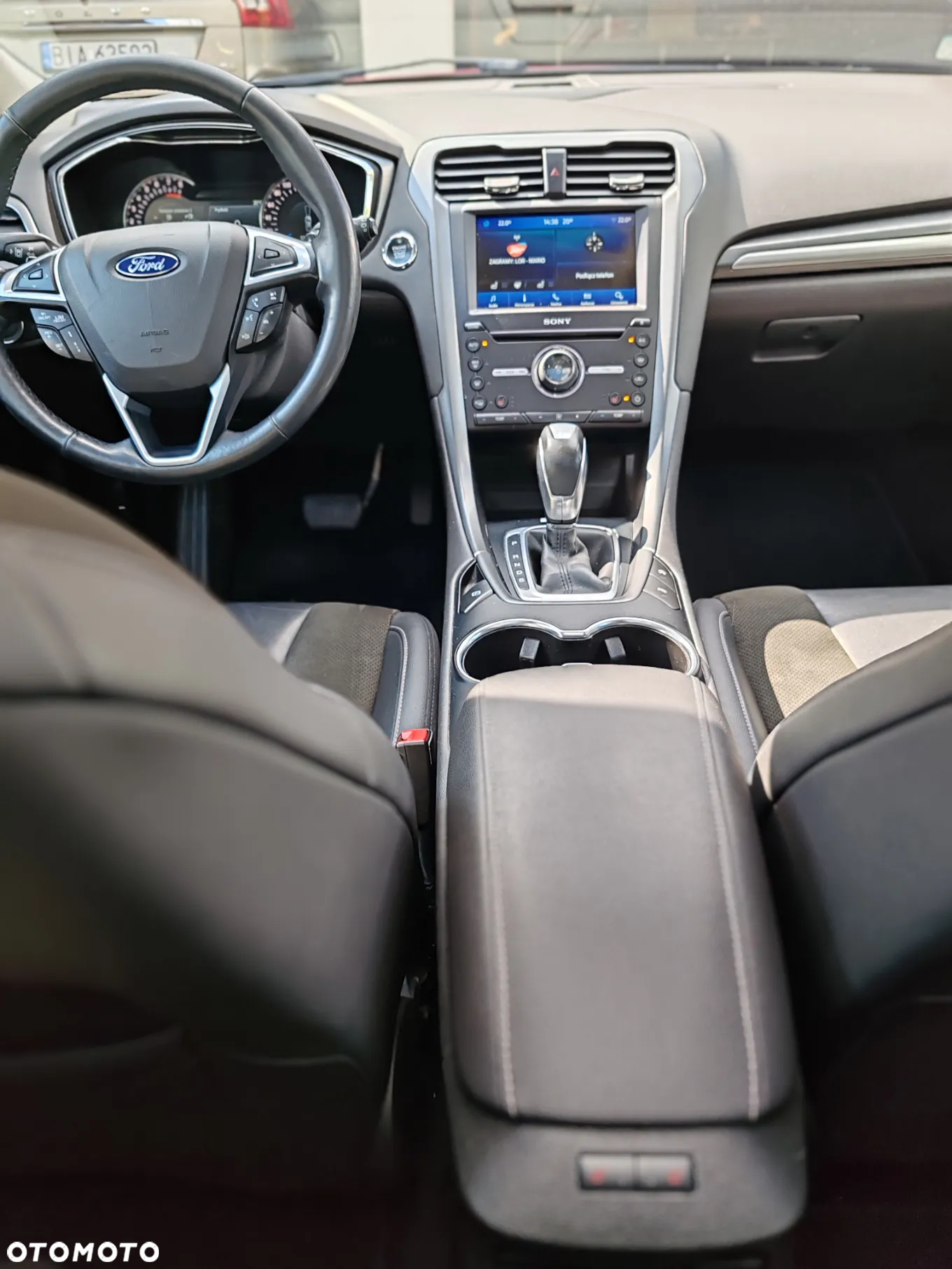 Ford Mondeo 2.0 EcoBoost Titanium - 8