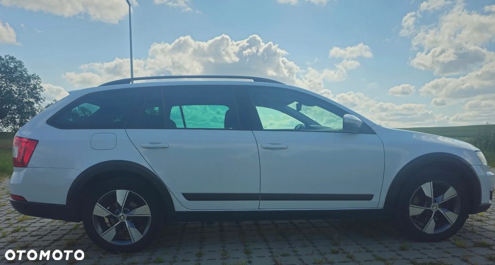 Skoda Octavia Scout 2.0 TDI 4x4 DSG - 4