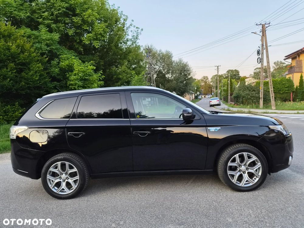 Mitsubishi Outlander 2.0 4WD Top - 16