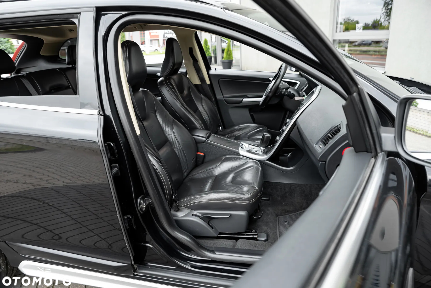 Volvo XC 60 D5 AWD RDesign - 21