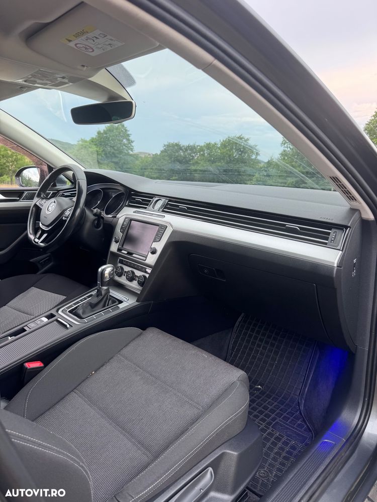 Volkswagen Passat 2.0 TDI DSG Highline - 10