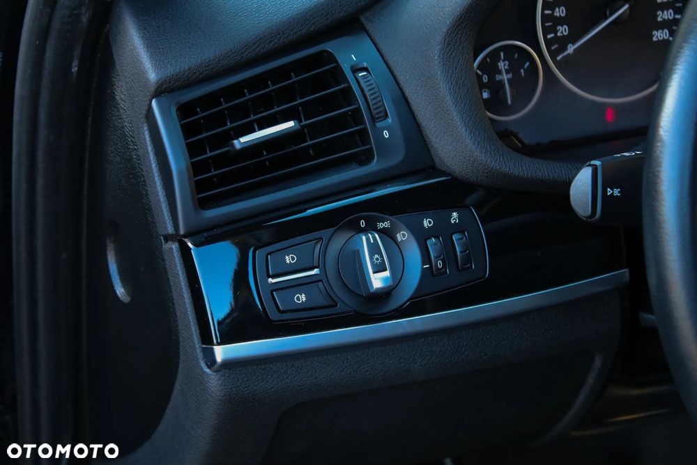 BMW X3 xDrive20d - 33