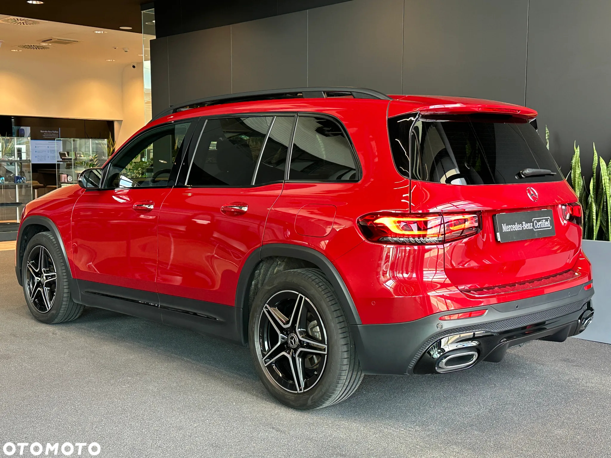 Mercedes-Benz GLB 200 4-Matic AMG Line 8G-DCT - 2