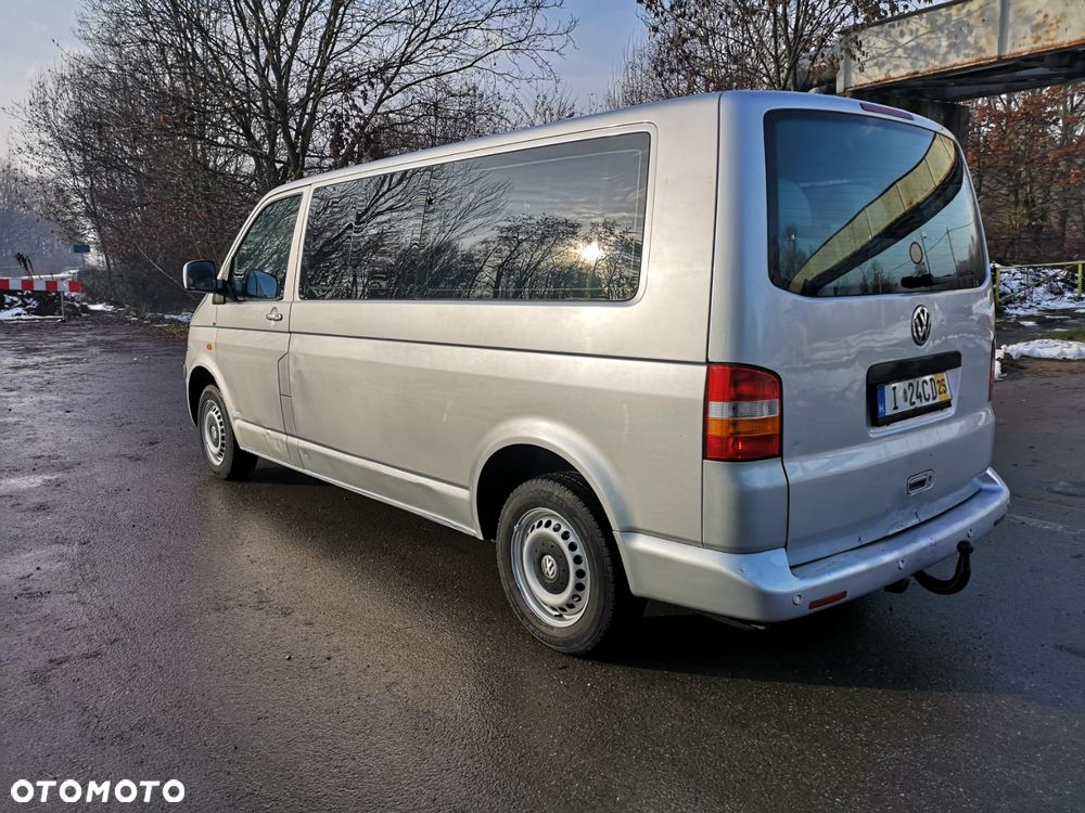 Volkswagen Caravelle - 4