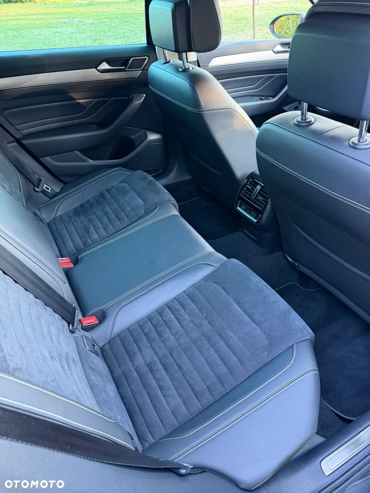 Volkswagen Passat - 13