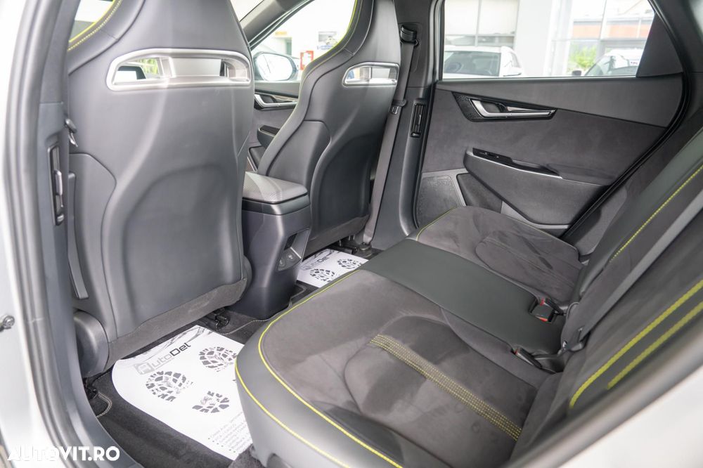 Kia EV6 77 kWh AWD GT - 24