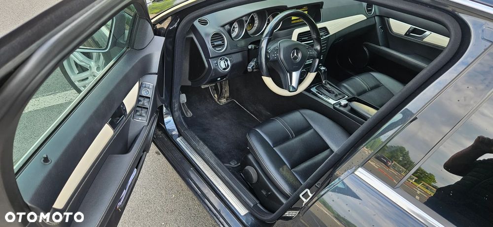 Mercedes-Benz Klasa C 220 CDI DPF Automatik BlueEFFICIENCY Avantgarde - 12