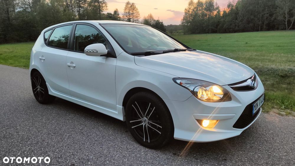 Hyundai i30 1.6 CRDi FIFA WM Edition - 11