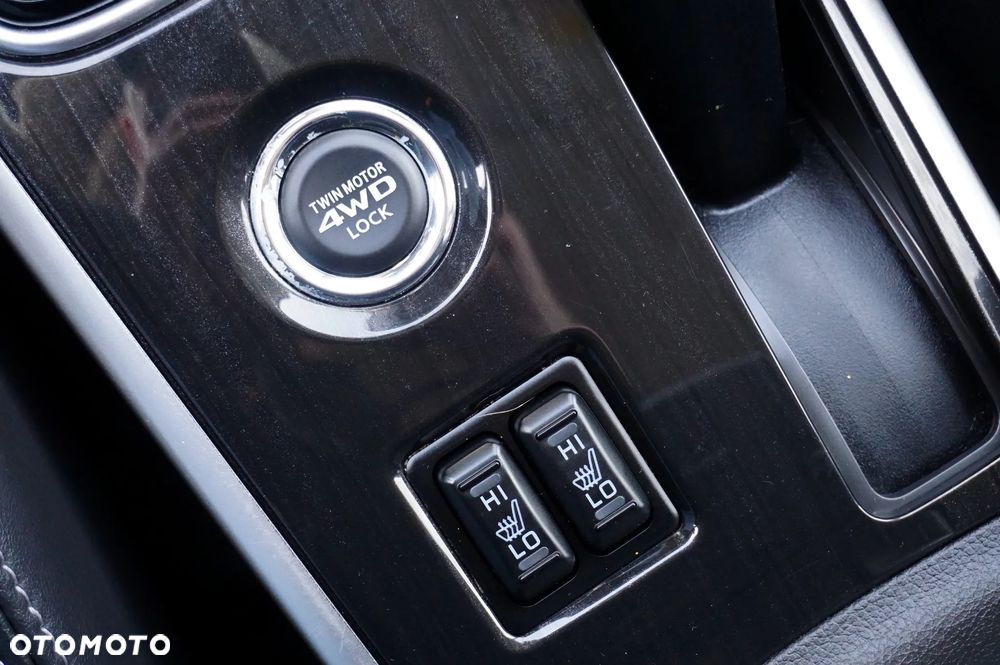 Mitsubishi Outlander 2.0 4WD Plus - 36