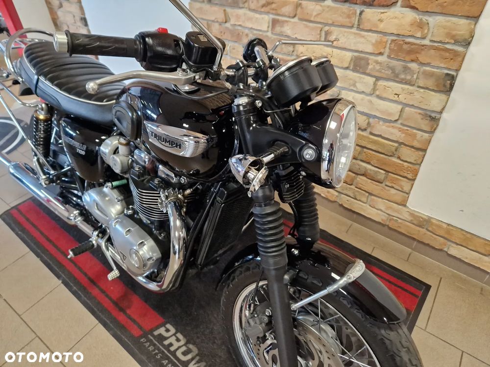Triumph Bonneville - 29