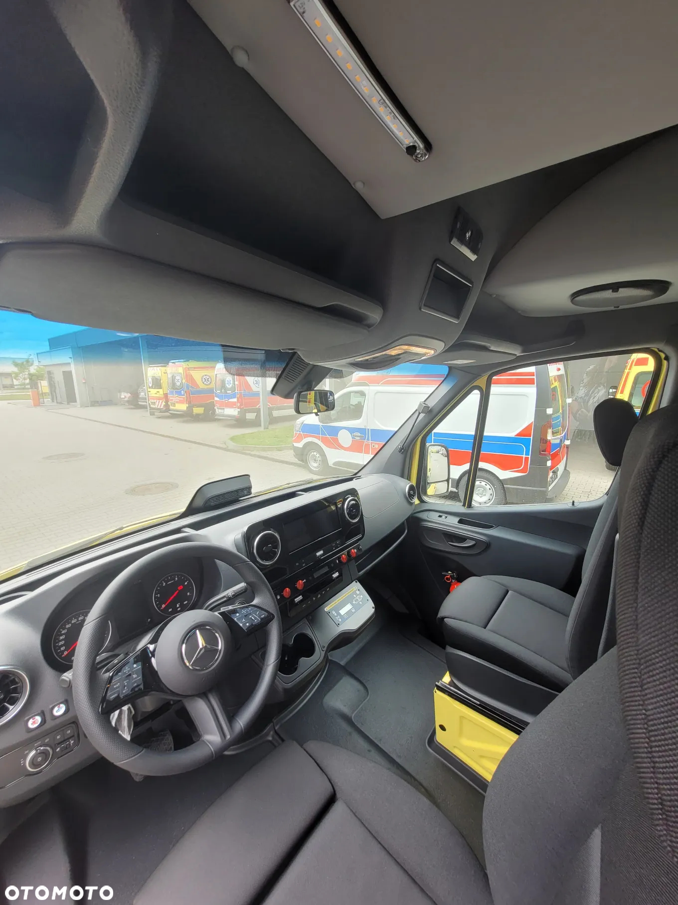 Mercedes-Benz Sprinter - 16