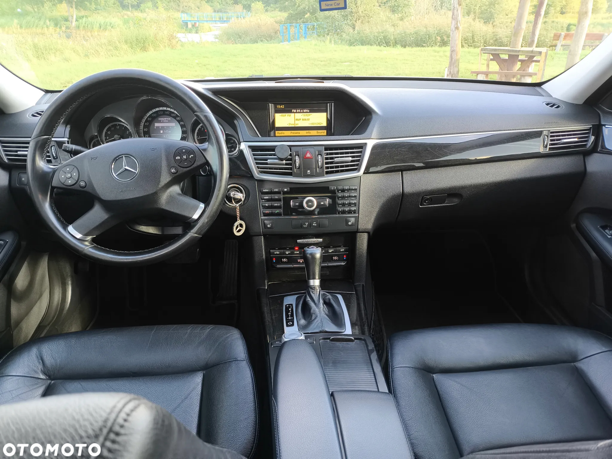 Mercedes-Benz Klasa E 220 CDI DPF BlueEFFICIENCY Automatik Avantgarde - 10