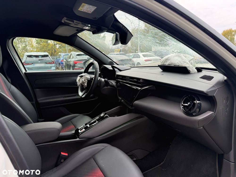 Alfa Romeo Junior 1.2 mHEV Ti eDCT - 13