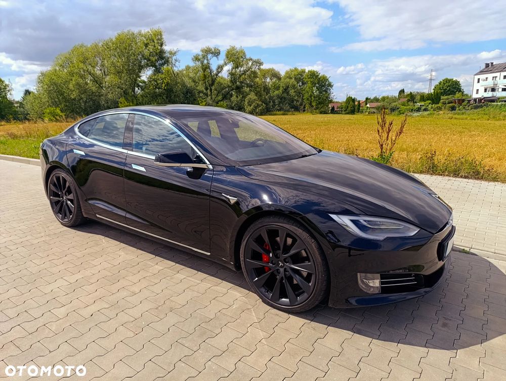 Tesla Model S - 20