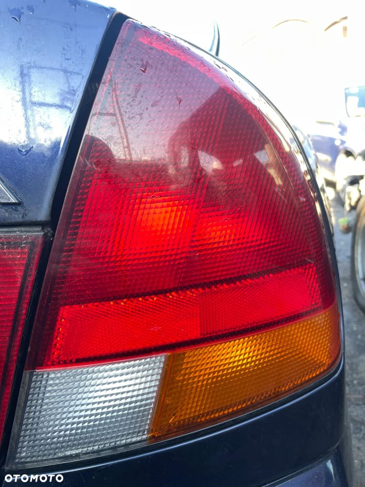 DRZWI KLAPA SZYBA ZDERZAK LAMPA I INNE MITSUBISHI CARISMA T46 - 6
