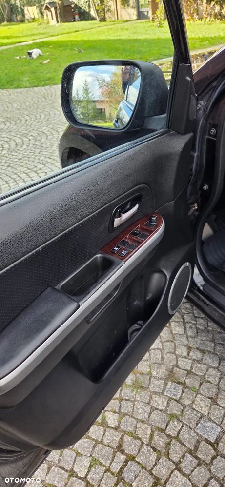 Suzuki Grand Vitara 2.0 - 4