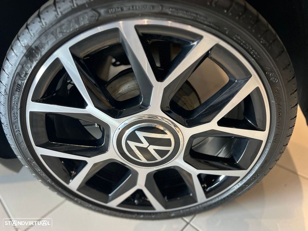 VW Up! - 12