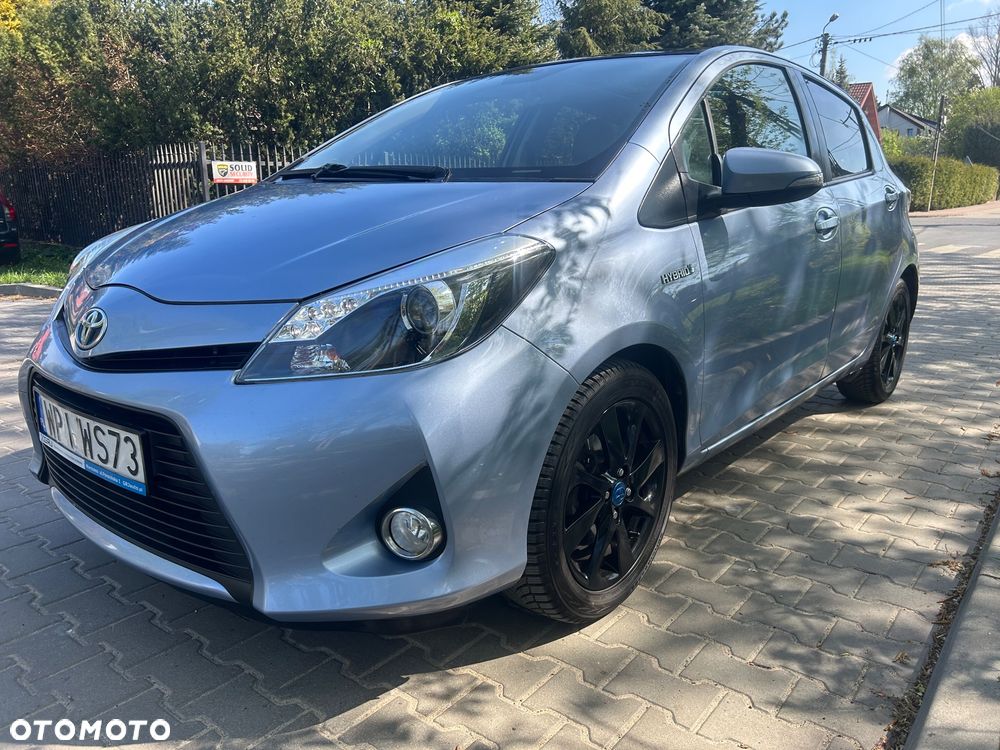 Toyota Yaris Hybrid 100 Premium - 12