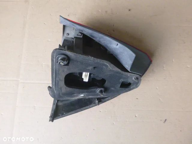 LAMPA LEWY TYŁ LEWA TYLNA W BŁOTNIK CITROEN C5 I LIFT SEDAN 04-08 - 14