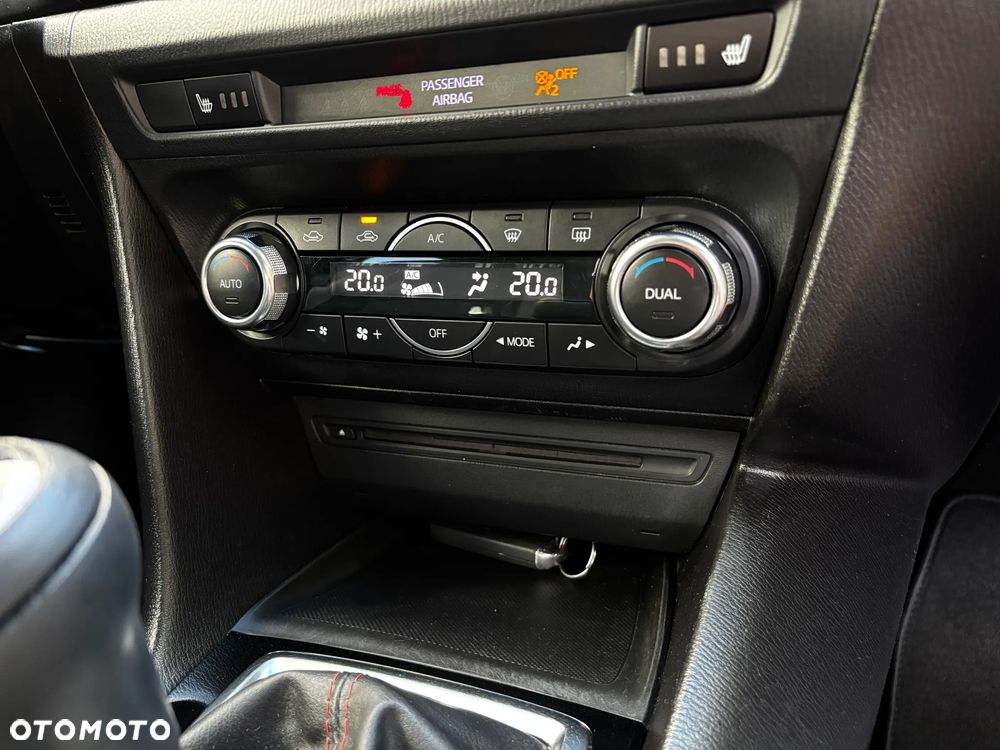 Mazda 3 SKYACTIV-G 120 NAKAMA - 35