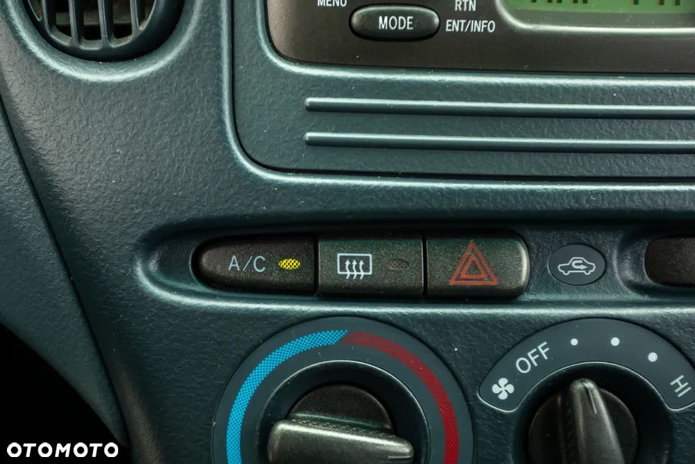 Toyota Yaris Verso 1.3 Sol - 22