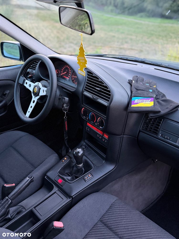 BMW Seria 3 320i - 17
