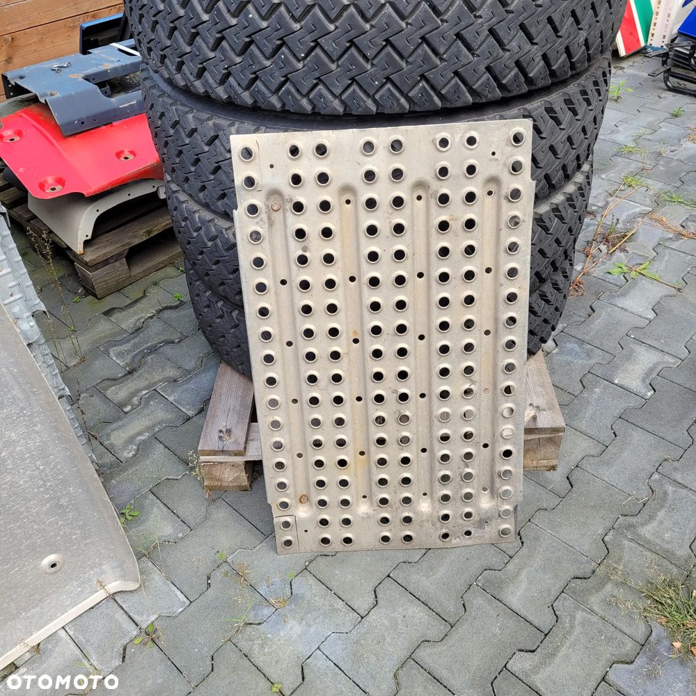 PODEST NA RAME VOLVO FH13 FH12 - 1