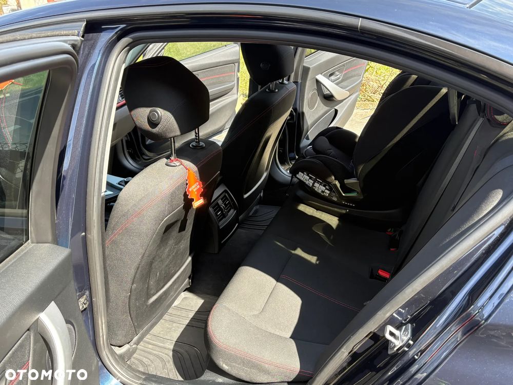 BMW Seria 3 320i Sport Line - 17