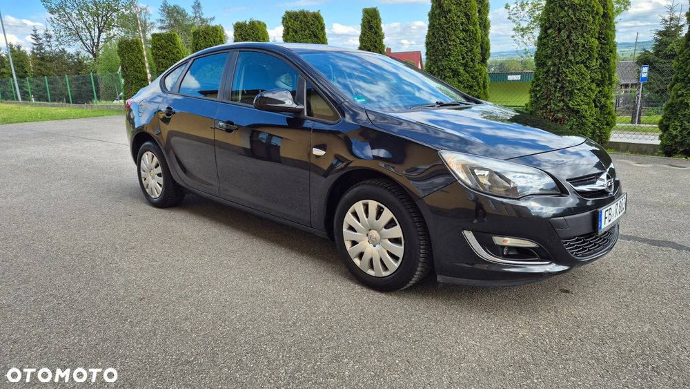 Opel Astra 1.4 Turbo - 4