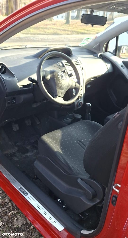 Toyota Yaris 1.0 VVT-i - 5