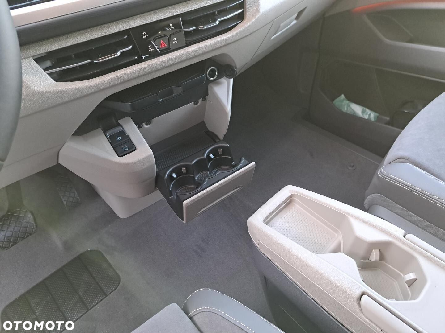 Volkswagen multivan "EDITION" L2; 2,0TSI OPF, 150kW/204KM 7-bieg. DSG r.o: 3124 mm - 23