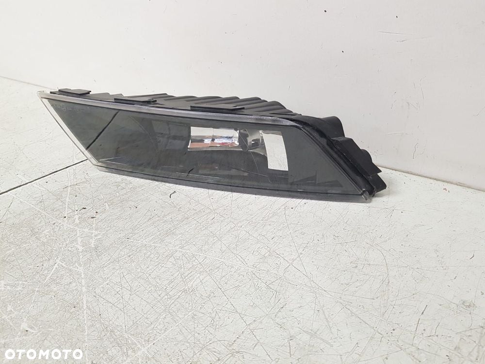 LAMPA PRZECIWMGIELNA SKODA SUPERB III 3 15-24 LEWA 3V0941699A - 3