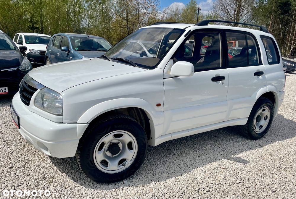 Suzuki Grand Vitara 2.0 Club - 13