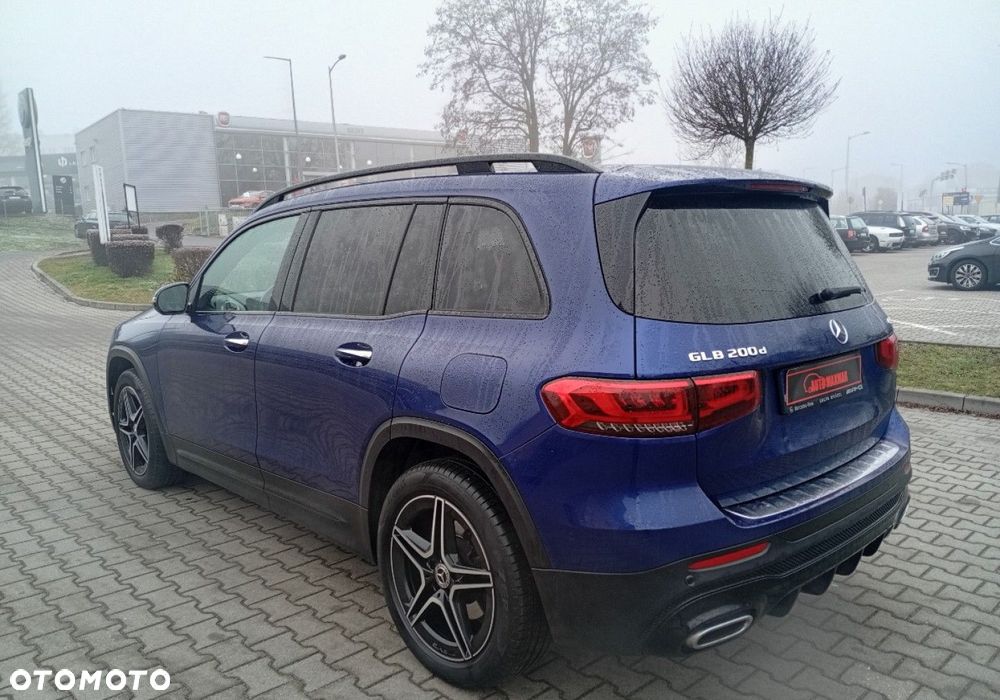 Mercedes-Benz GLB - 10