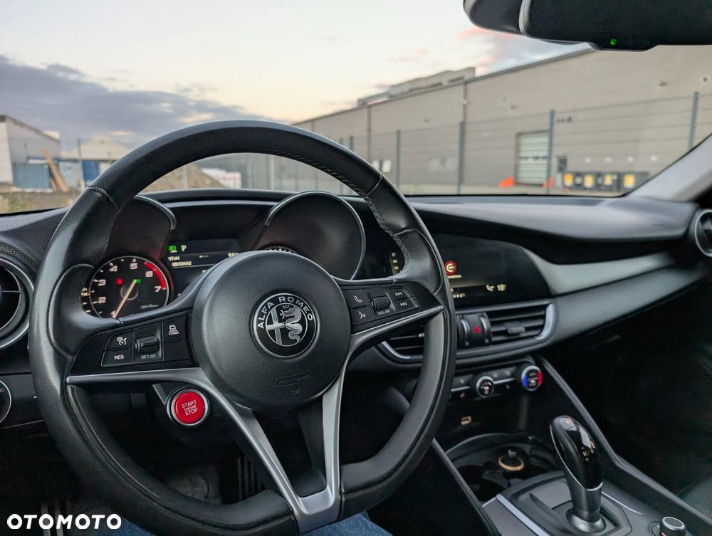 Alfa Romeo Giulia - 12