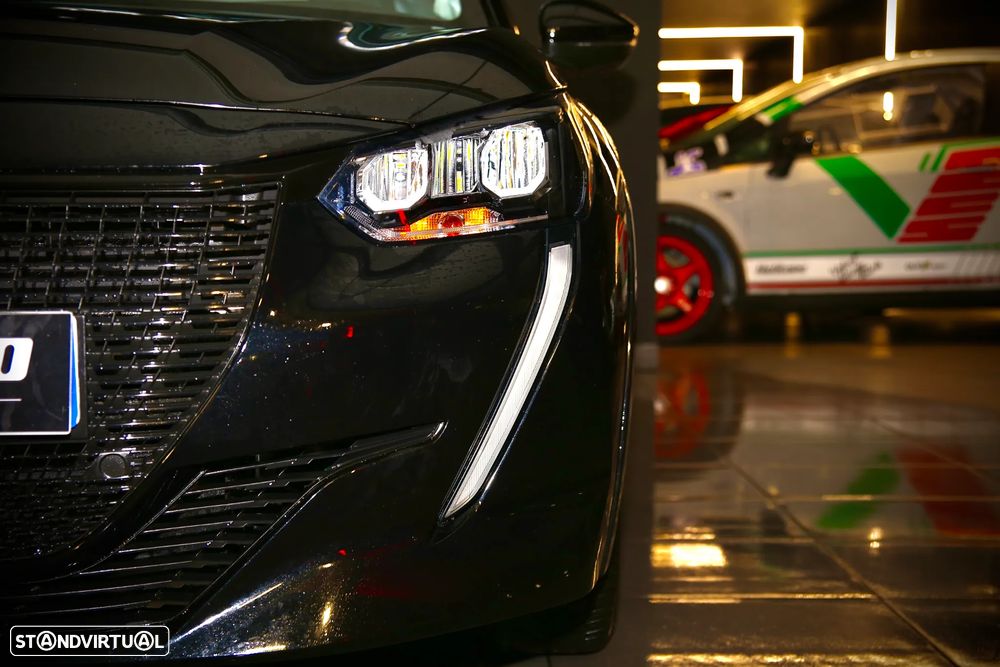 Peugeot e-208 Allure - 1