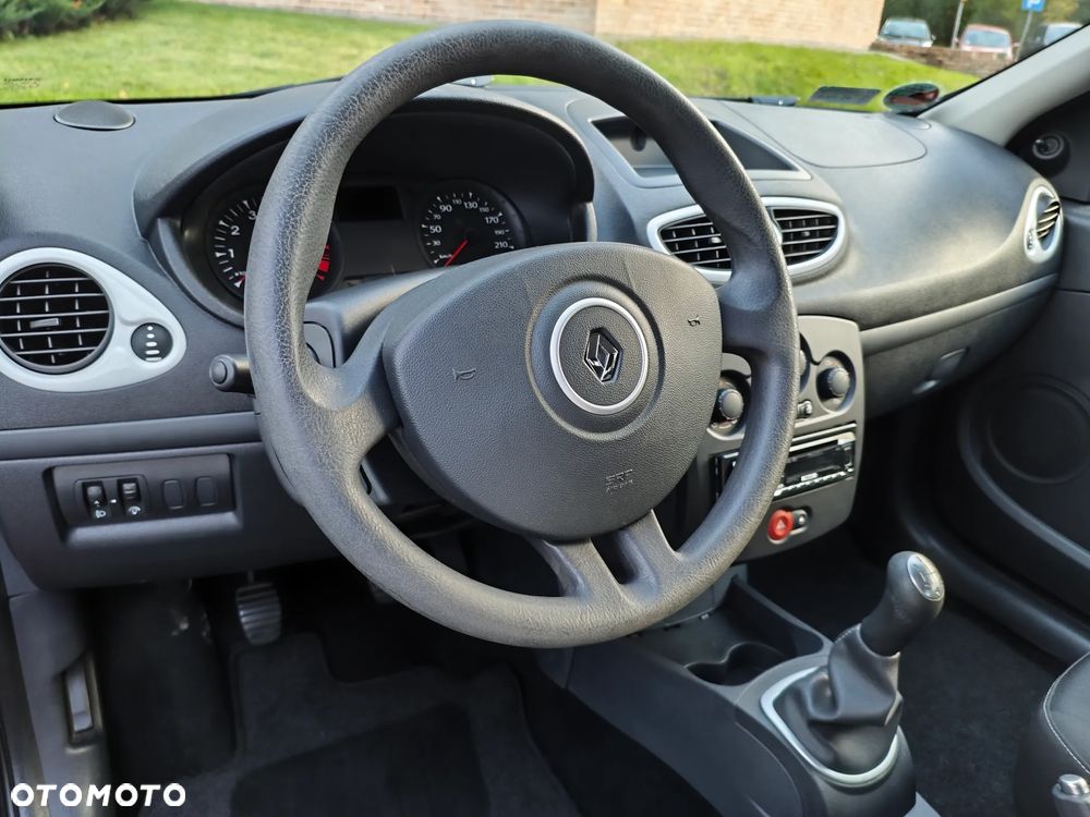 Renault Clio 1.2 16V 75 Yahoo - 10