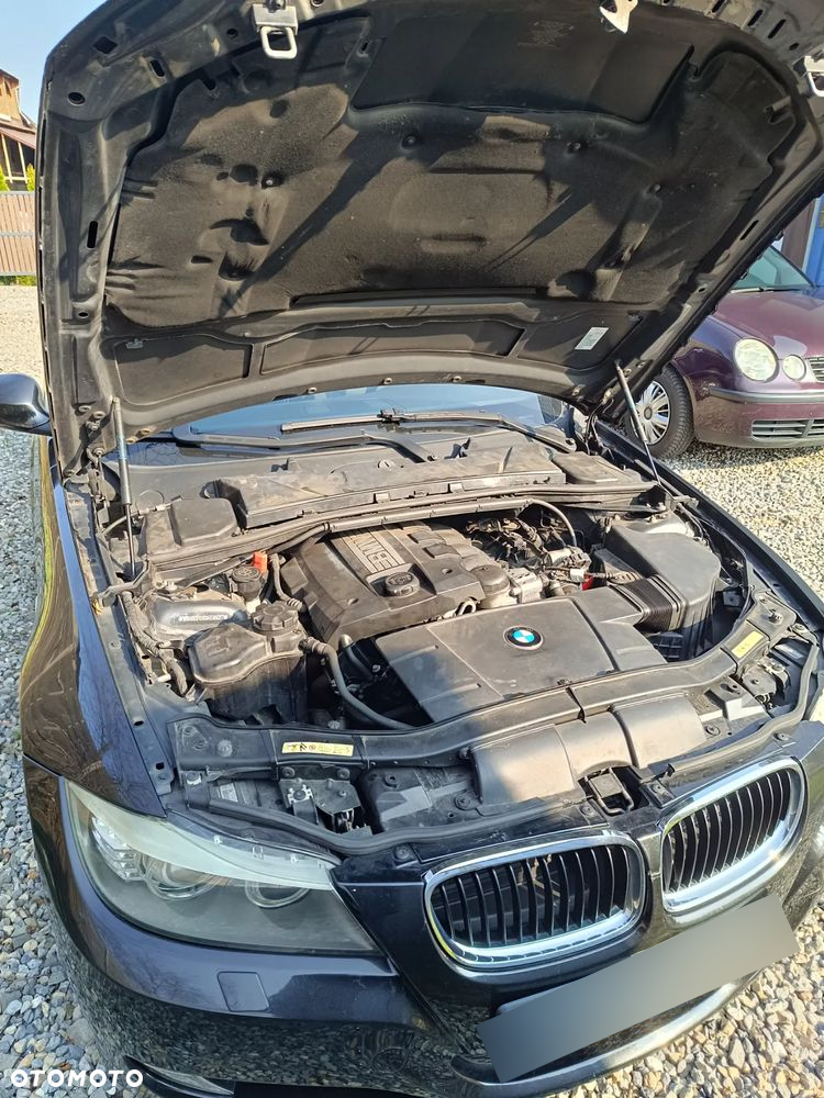 BMW Seria 3 318i Touring - 18