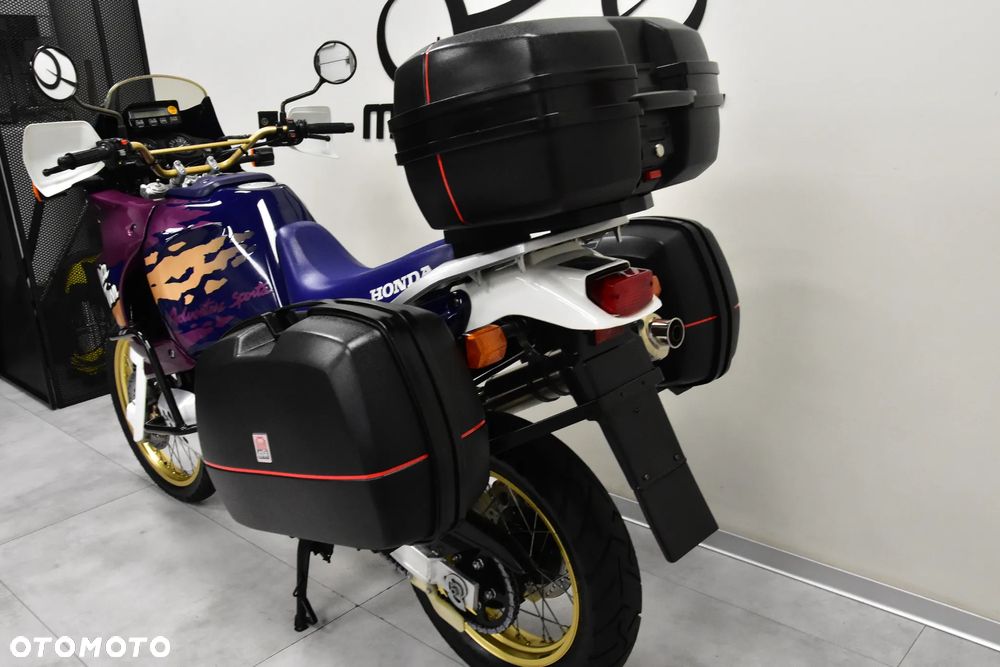 Honda XRV - 15