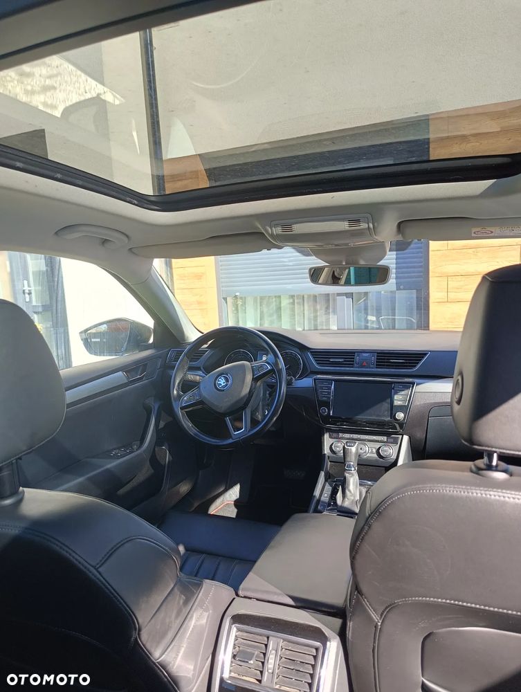 Skoda Superb Combi 2.0 TDI 4x4 DSG Style - 19