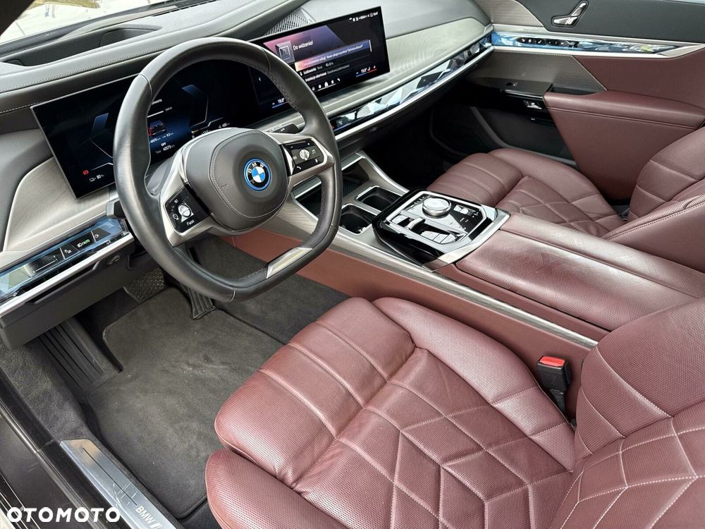 BMW i7 - 18