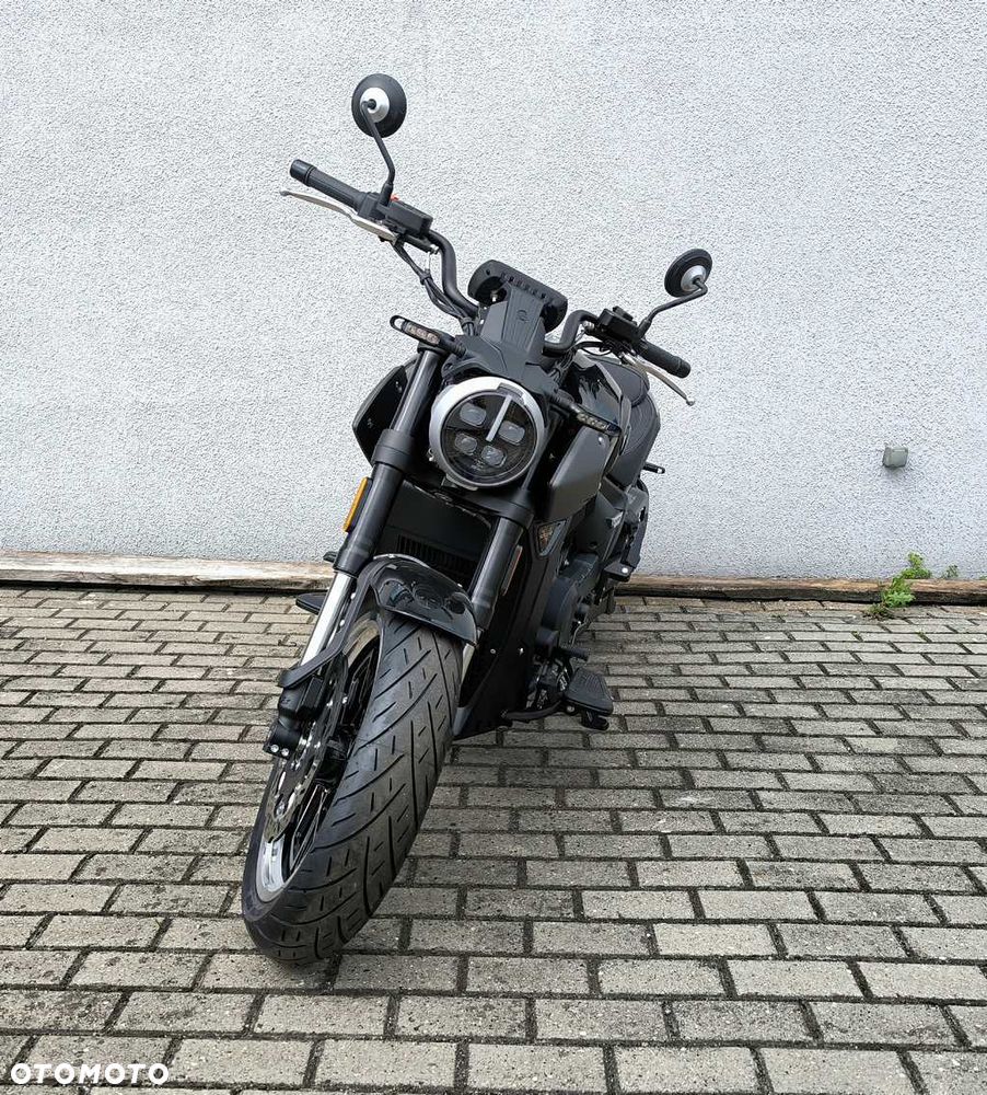 Morbidelli C1002V - 8