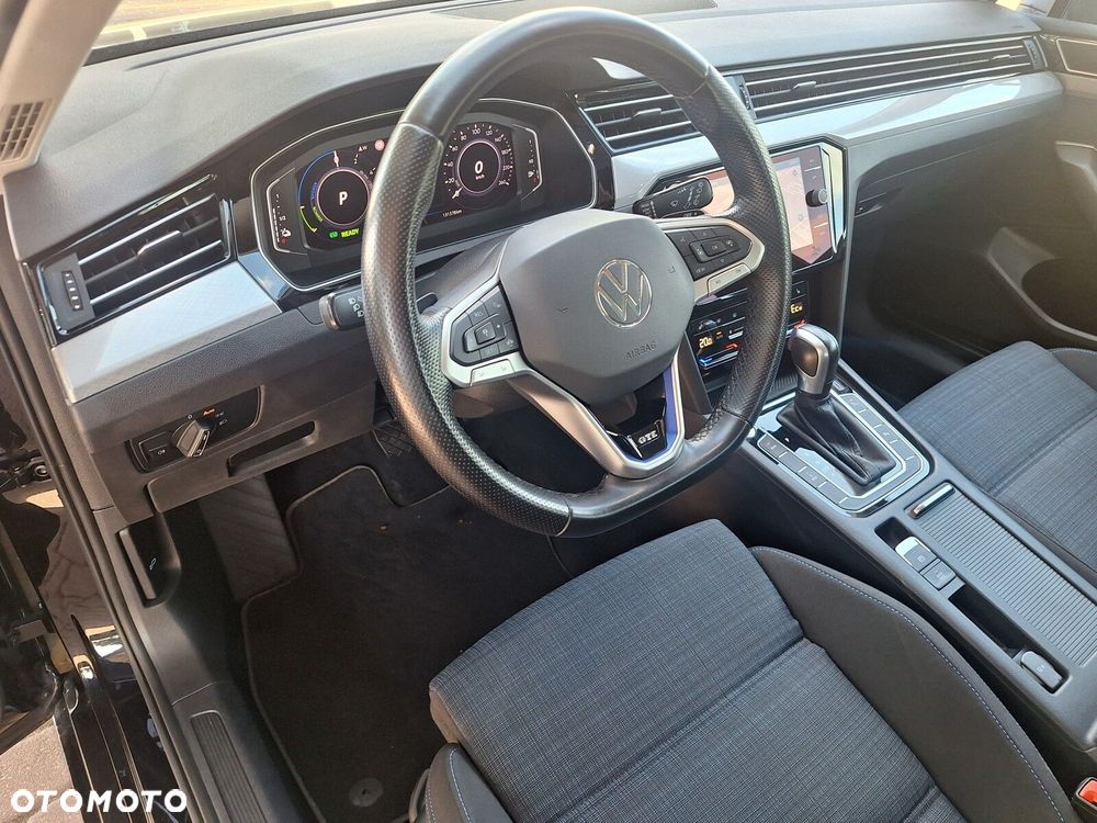 Volkswagen Passat - 15