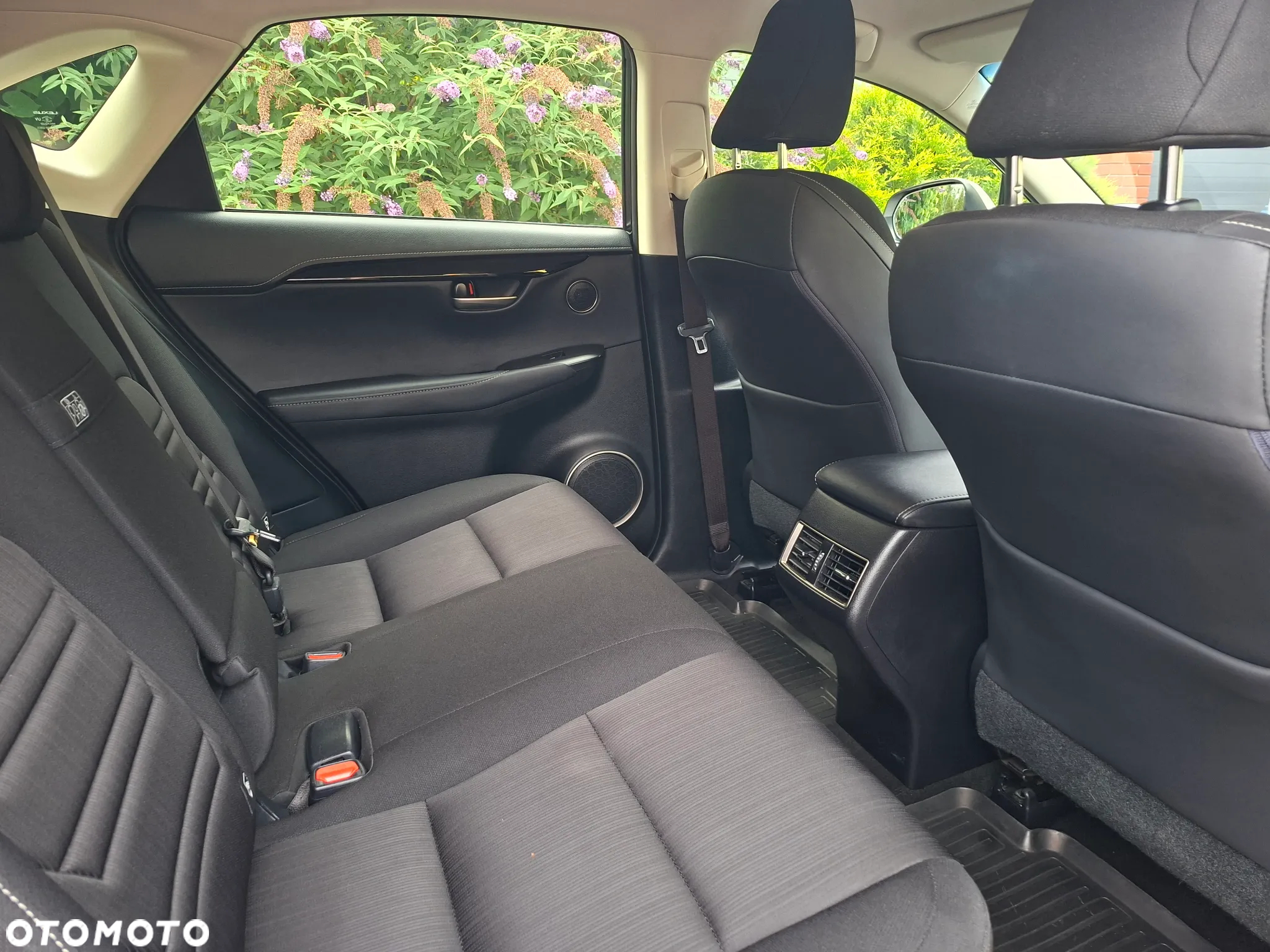 Lexus NX 200t Elite AWD - 28