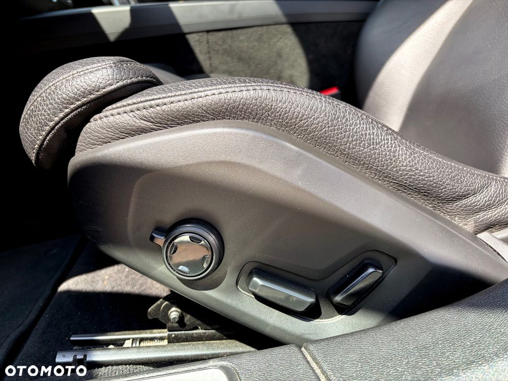 Volvo V60 Cross Country B4 D AWD Geartronic Pro - 12