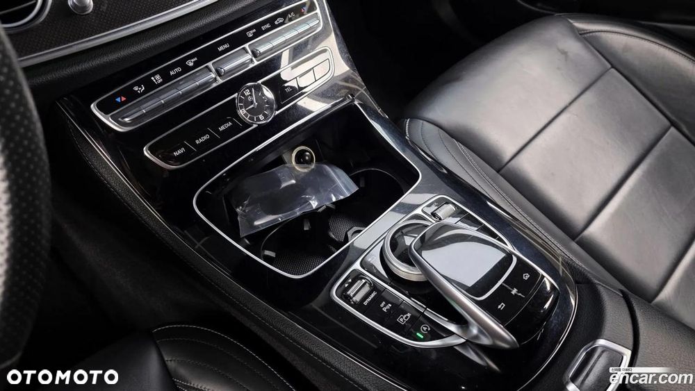 Mercedes-Benz Klasa E 300 9G-TRONIC AMG Line - 9