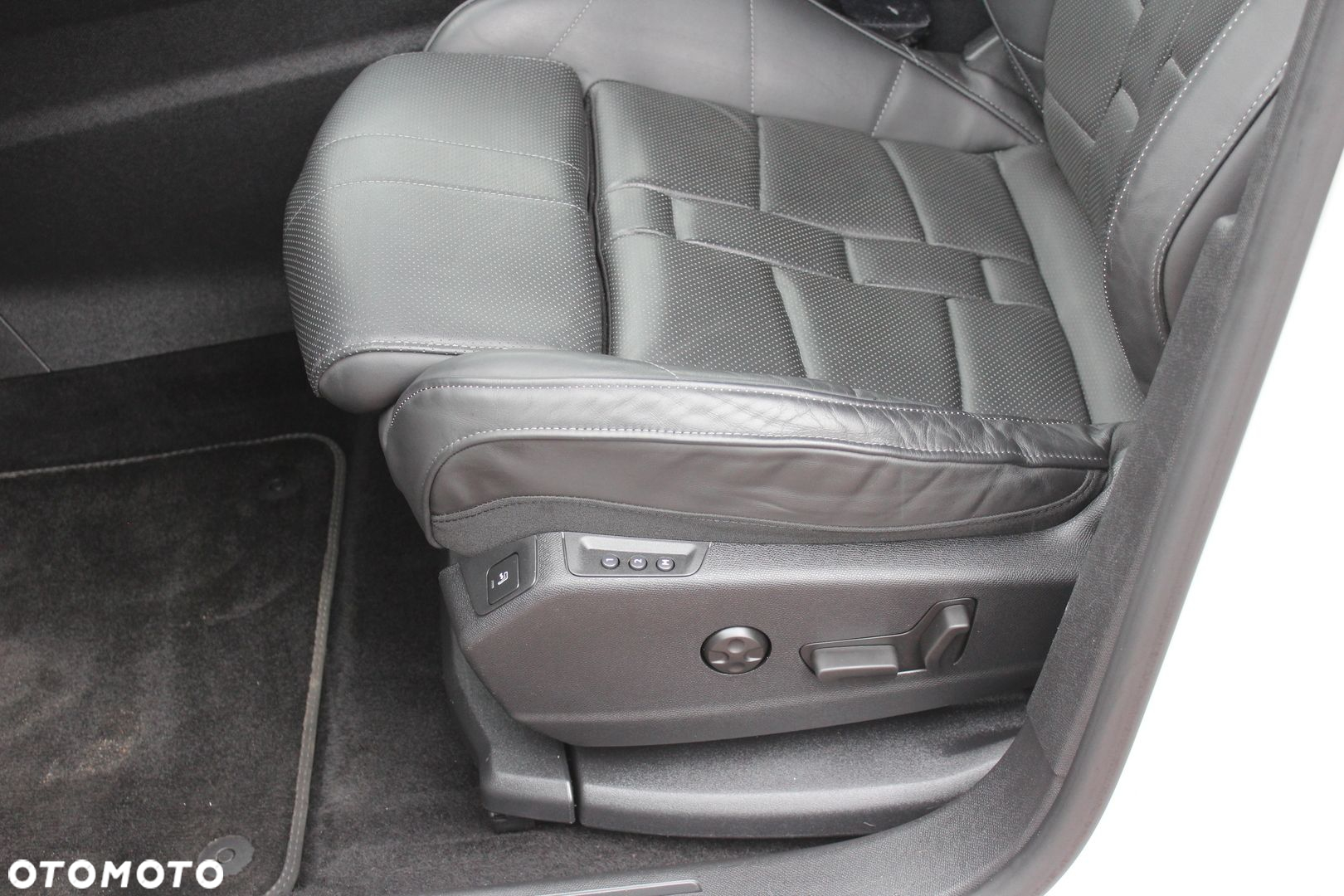 DS Automobiles DS 7 Crossback 1.6 PureTech Grand Chic - 16