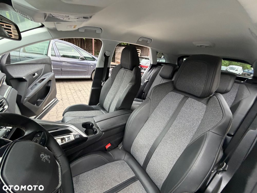 Peugeot 3008 PureTech 130 Stop & Start GPF EAT8 Allure - 18