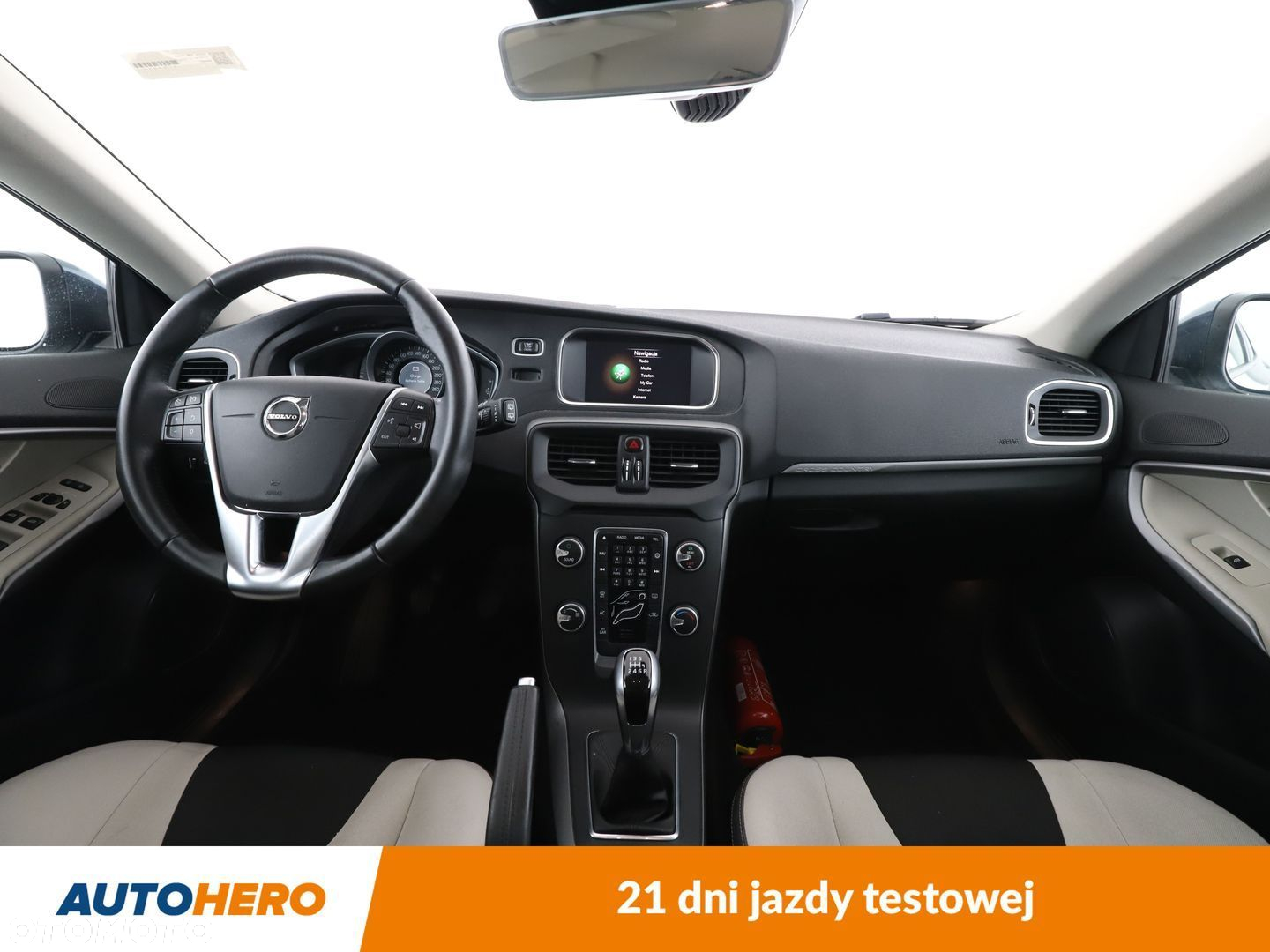 Volvo V40 Cross Country - 12