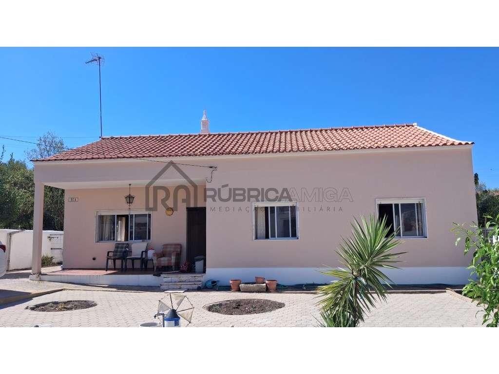 Moradia V3 com 117 m² e terreno de 650 m² em Salir